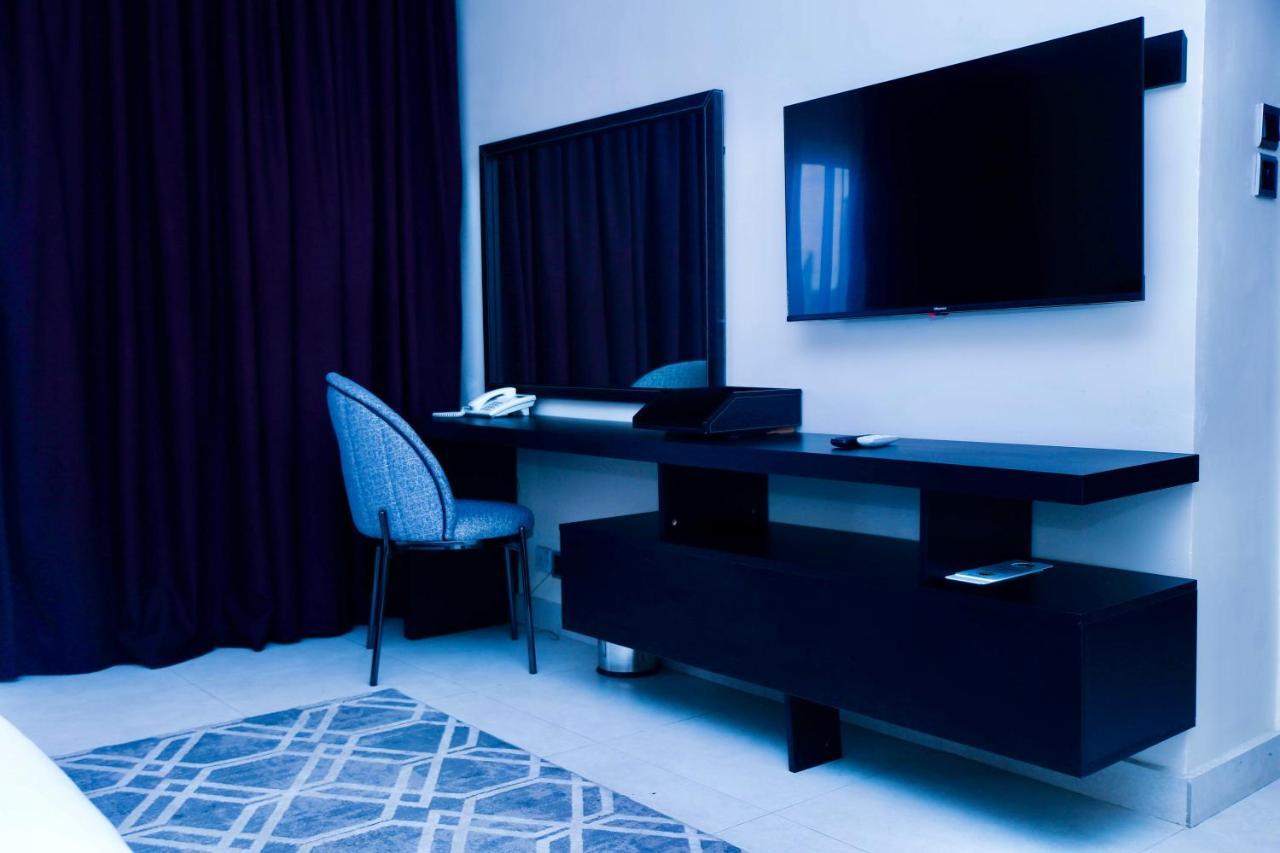 Summerset Continental Hotel Gana Mobushipe Екстериор снимка