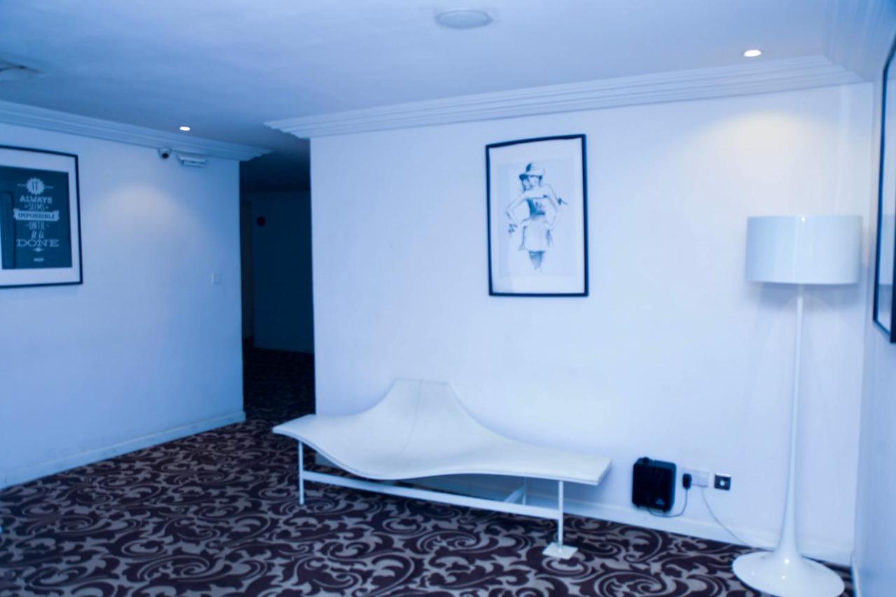 Summerset Continental Hotel Gana Mobushipe Екстериор снимка