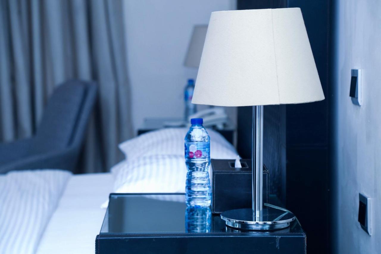 Summerset Continental Hotel Gana Mobushipe Екстериор снимка