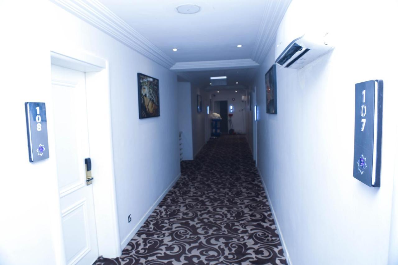 Summerset Continental Hotel Gana Mobushipe Екстериор снимка